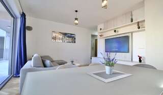 Апартаменты 2bd New Dobrota Apt w/ Pool, Gym & Sea Views Доброта Апартаменты с 2 спальнями-6