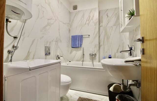 Апартаменты 2bd New Dobrota Apt w/ Pool, Gym & Sea Views Доброта-21